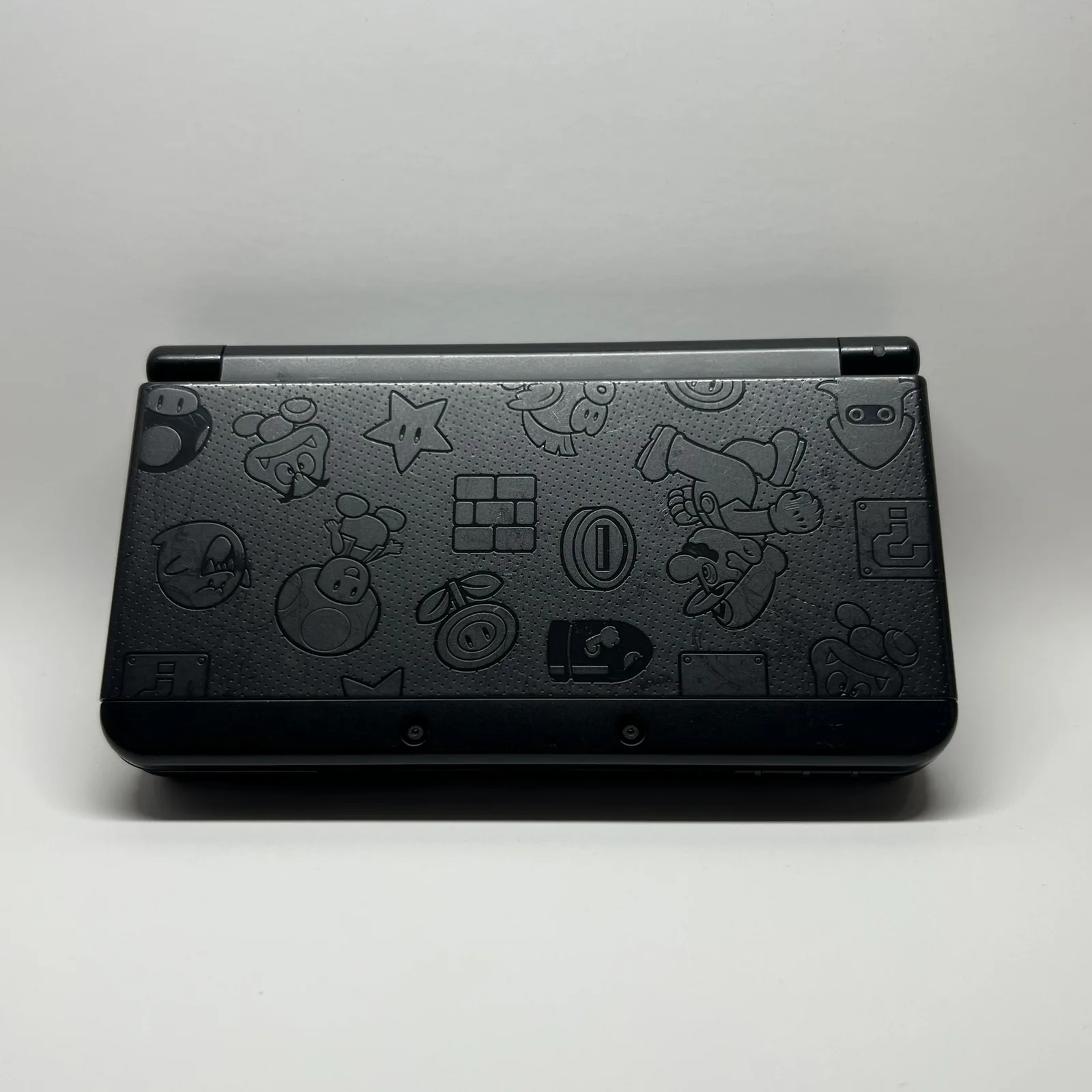 Nintendo 3DS Limited Edition 2016 Black Friday Edition with Stylus and Charger