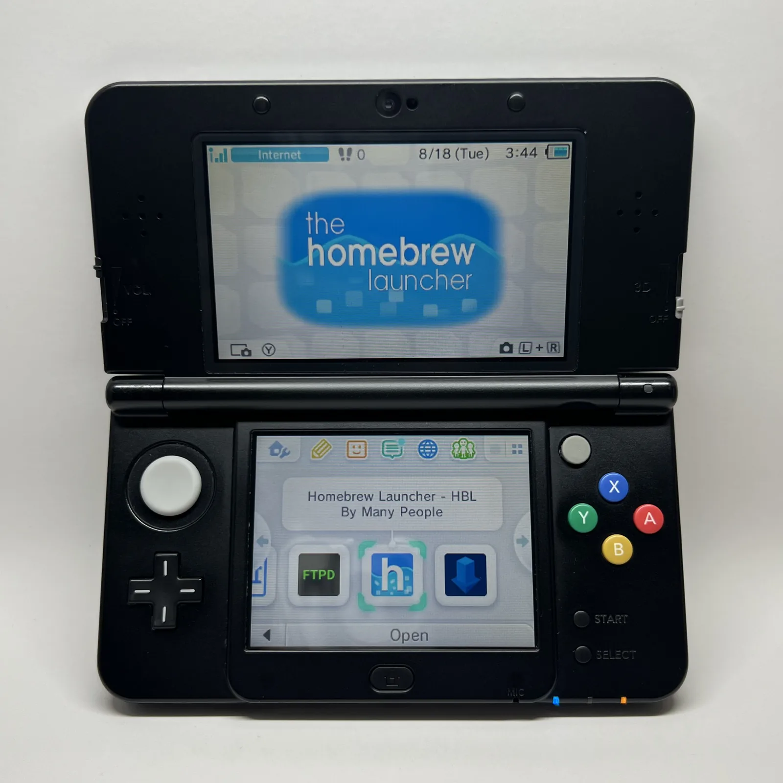Nintendo 3DS Limited Edition 2016 Black Friday Edition with Stylus and Charger photo 4