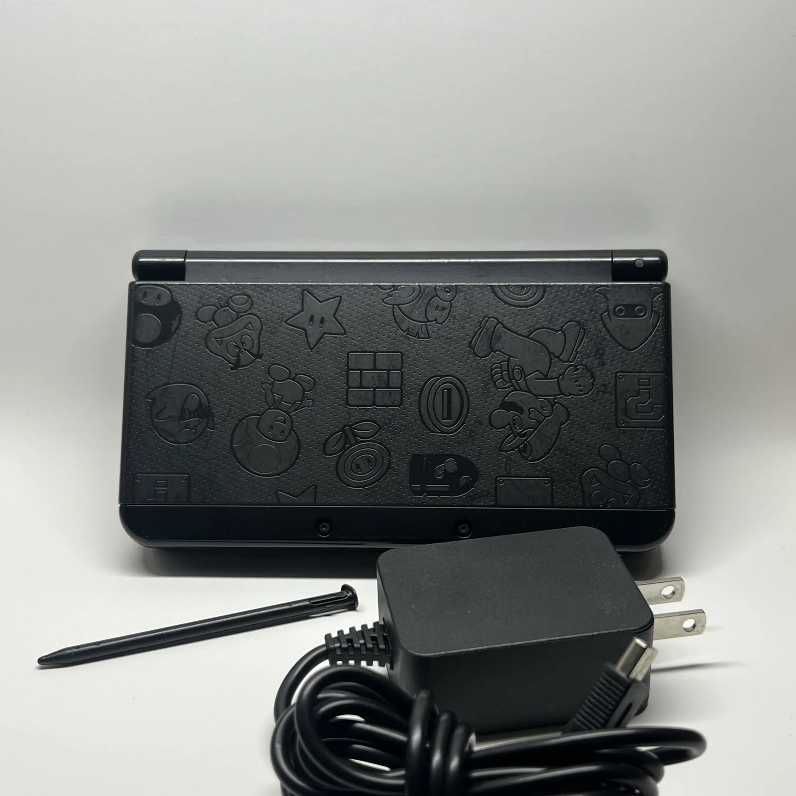 Nintendo 3DS Limited Edition 2016 Black Friday Edition with Stylus and Charger photo 6